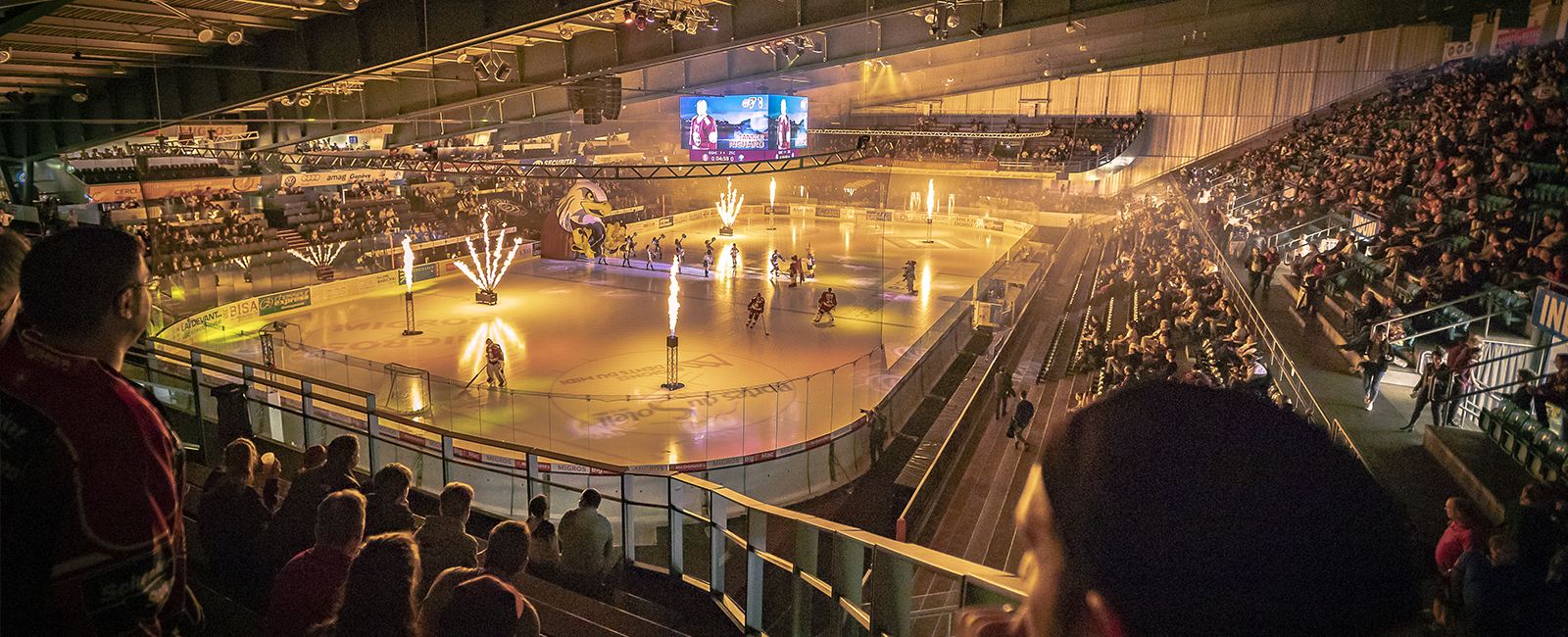 Photo de la patinoire des vernets lors d'un match de Hockey. La patinoire se situe à 15 minutes de l'apparthotel Primadom